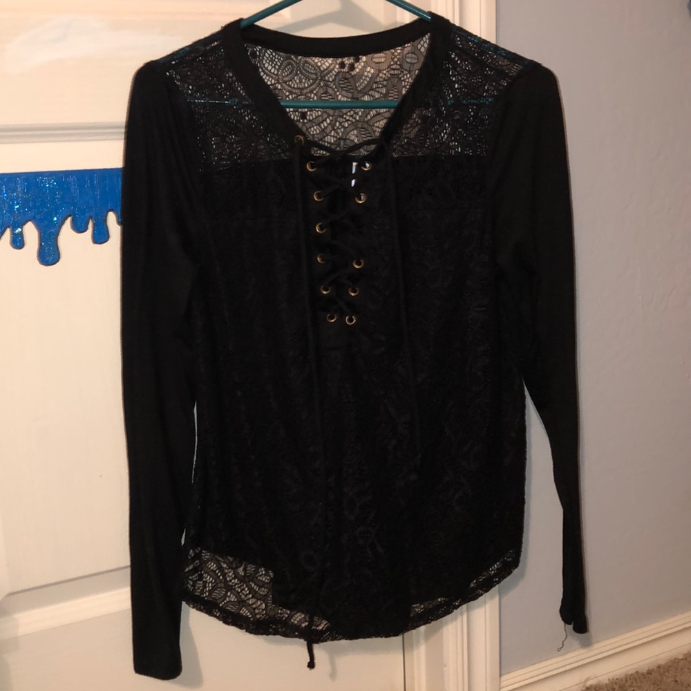 women’s black cotton/laced shirt